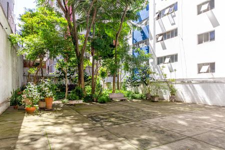 Apartamento para alugar com 300m², 4 quartos e 2 vagas Apartamento para alugar com 300m², 4 quartos e 2 vagasÁrea comum - Jardim