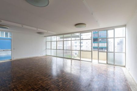 Apartamento para alugar com 300m², 4 quartos e 2 vagas Apartamento para alugar com 300m², 4 quartos e 2 vagasSala