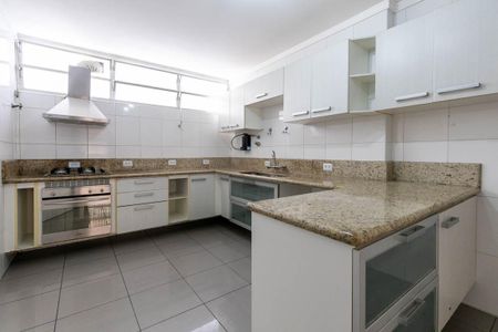 Apartamento para alugar com 300m², 4 quartos e 2 vagas Apartamento para alugar com 300m², 4 quartos e 2 vagasCozinha