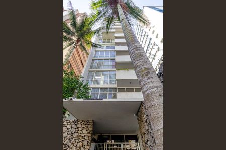 Apartamento para alugar com 300m², 4 quartos e 2 vagas Apartamento para alugar com 300m², 4 quartos e 2 vagasFachada