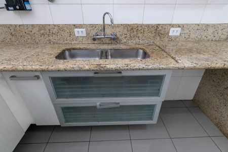 Apartamento para alugar com 300m², 4 quartos e 2 vagas Apartamento para alugar com 300m², 4 quartos e 2 vagasCozinha