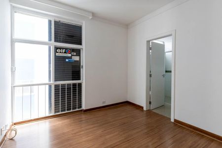 Apartamento para alugar com 300m², 4 quartos e 2 vagas Apartamento para alugar com 300m², 4 quartos e 2 vagasSuíte 2