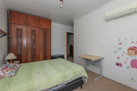 Casa à venda com 308m², 3 quartos e 4 vagasQuarto Suíte