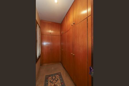 Casa à venda com 308m², 3 quartos e 4 vagasCloset da suíte