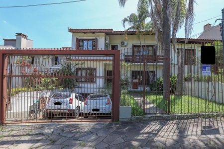 Casa à venda com 308m², 3 quartos e 4 vagasFachada