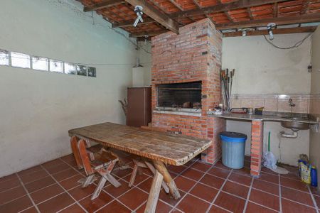 Casa à venda com 308m², 3 quartos e 4 vagasChurrasqueira