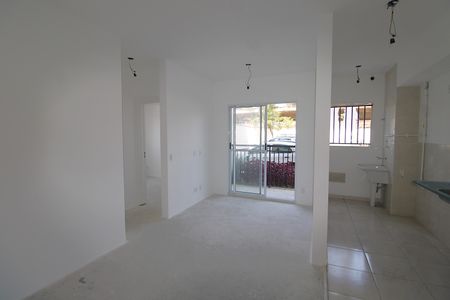 Sala de apartamento à venda com 2 quartos, 48m² em Del Castilho, Rio de Janeiro
