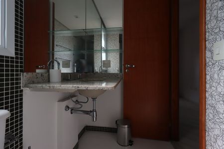 Apartamento à venda com 102m², 2 quartos e 2 vagasBanheiro da Suíte 2