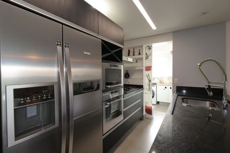Apartamento à venda com 102m², 2 quartos e 2 vagasCozinha