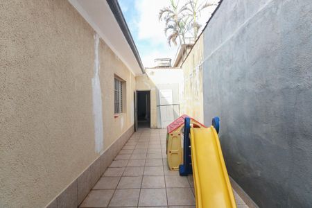 Casa à venda com 240m², 3 quartos e 1 vagaQuintal Lateral