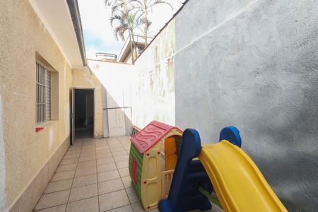 Casa à venda com 240m², 3 quartos e 1 vagaQuintal Lateral