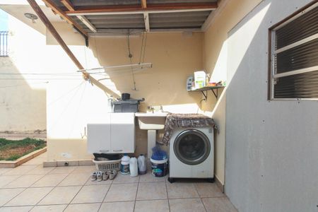 Casa à venda com 240m², 3 quartos e 1 vagaQuintal e Área de Serviço