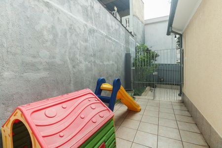 Casa à venda com 240m², 3 quartos e 1 vagaQuintal Lateral