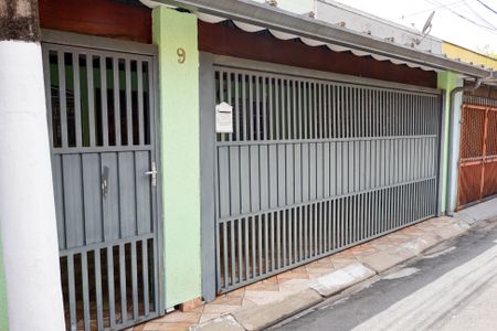 Casa à venda com 105m², 2 quartos e 1 vagaFachada