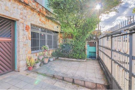 Casa à venda com 3 quartos, 122m² em Vila Carrão, São Paulo