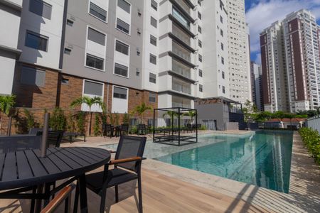 Apartamento à venda com 100m², 2 quartos e 2 vagas Apartamento à venda com 100m², 2 quartos e 2 vagasÁrea comum - Piscina