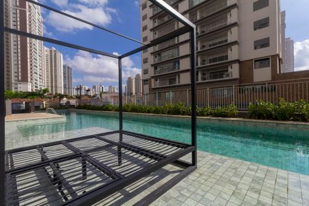 Apartamento à venda com 100m², 2 quartos e 2 vagas Apartamento à venda com 100m², 2 quartos e 2 vagasÁrea comum - Piscina
