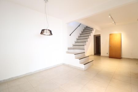 Casa para alugar com 163m², 3 quartos e 4 vagasSala