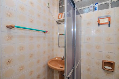 Banheiro Social de apartamento à venda com 1 quarto, 47m² em Floresta, Porto Alegre