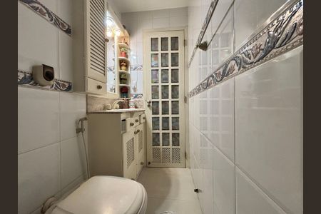 Apartamento à venda com 87m², 2 quartos e 1 vaga Apartamento à venda com 87m², 2 quartos e 1 vagaBanheiro social