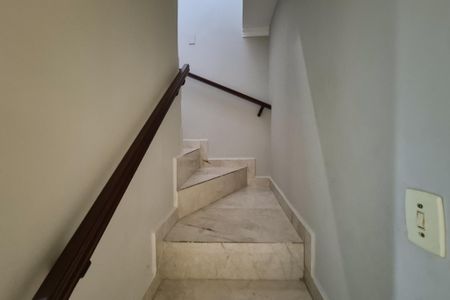 Casa à venda com 180m², 2 quartos e 2 vagas Casa à venda com 180m², 2 quartos e 2 vagascorredor