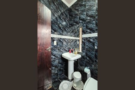 Casa à venda com 180m², 2 quartos e 2 vagas Casa à venda com 180m², 2 quartos e 2 vagasBanheiro da Suíte