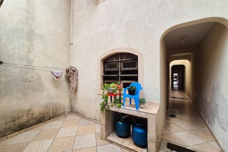 Casa à venda com 180m², 2 quartos e 2 vagas Casa à venda com 180m², 2 quartos e 2 vagasQuintal