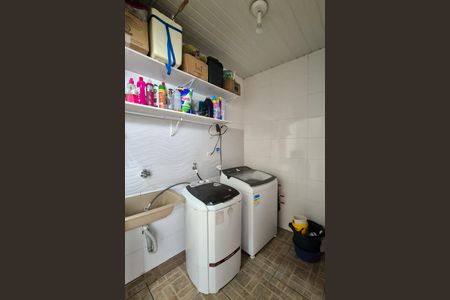 Casa à venda com 180m², 2 quartos e 2 vagas Casa à venda com 180m², 2 quartos e 2 vagasÁrea de Serviço