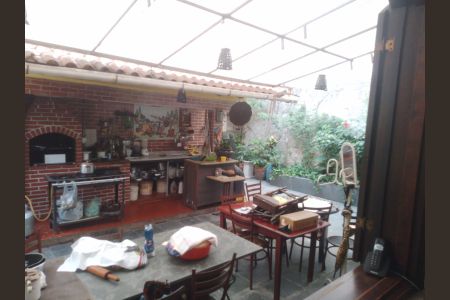 Casa à venda com 167m², 3 quartos e 1 vaga