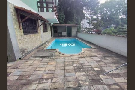 Casa de condomínio à venda com 364m², 5 quartos e 3 vagas