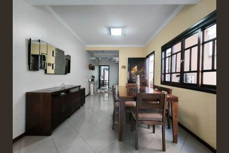 Casa à venda com 3 quartos, 175m² em Rio Pequeno, São Paulo