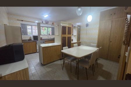 Foto 11 de casa à venda com 3 quartos, 233m² em Jardim Analia Franco, São Paulo