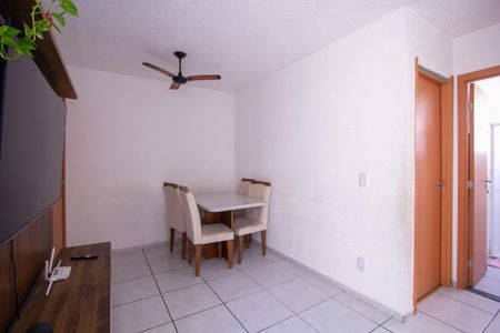 Sala de apartamento para alugar com 2 quartos, 48m² em Vila Lage, São Gonçalo