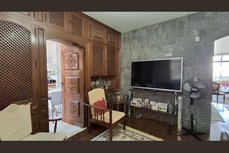 Apartamento à venda com 170m², 4 quartos e 1 vagaSala de TV