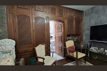 Apartamento à venda com 170m², 4 quartos e 1 vagaSala de TV