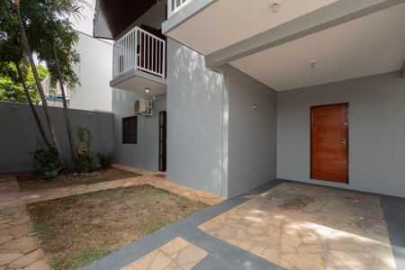 Casa para alugar com 114m², 3 quartos e 3 vagasGaragem / Entrada