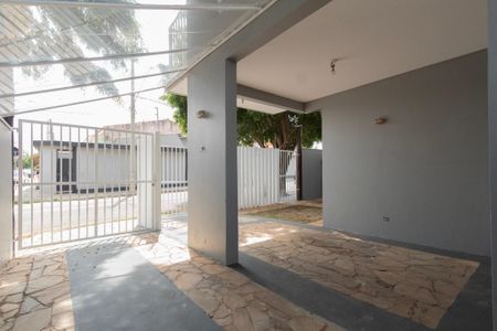 Casa para alugar com 114m², 3 quartos e 3 vagasGaragem / Entrada