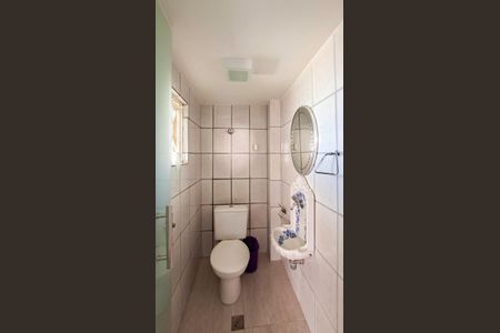 Casa à venda com 253m², 5 quartos e 4 vagas Casa à venda com 253m², 5 quartos e 4 vagasLavabo