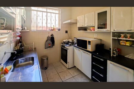 Casa à venda com 253m², 5 quartos e 4 vagas Casa à venda com 253m², 5 quartos e 4 vagasCozinha