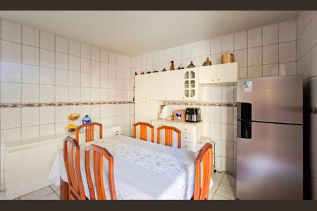 Casa à venda com 253m², 5 quartos e 4 vagas Casa à venda com 253m², 5 quartos e 4 vagasCopa