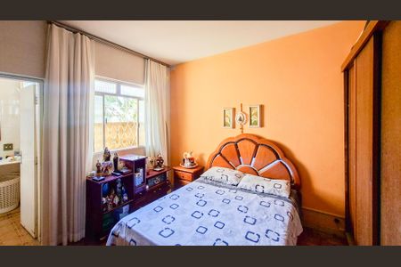 Casa à venda com 253m², 5 quartos e 4 vagas Casa à venda com 253m², 5 quartos e 4 vagasSuíte 1