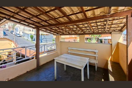 Varanda de casa à venda com 5 quartos, 253m² em Paraíso, Belo Horizonte