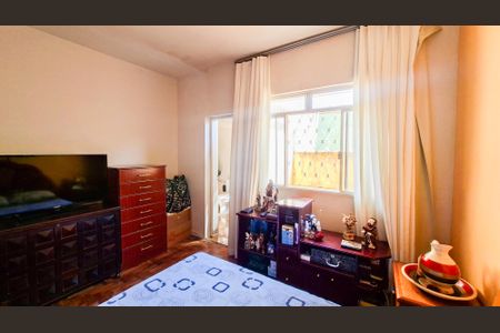 Casa à venda com 253m², 5 quartos e 4 vagas Casa à venda com 253m², 5 quartos e 4 vagasSuíte 1