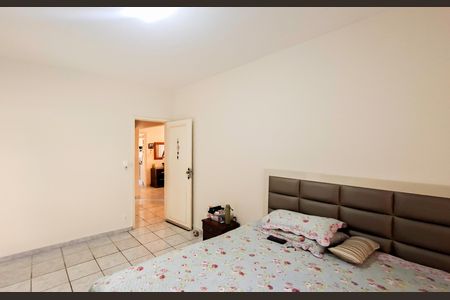 Casa à venda com 253m², 5 quartos e 4 vagas Casa à venda com 253m², 5 quartos e 4 vagasQuarto 1