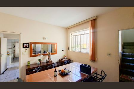 Casa à venda com 253m², 5 quartos e 4 vagas Casa à venda com 253m², 5 quartos e 4 vagasSala de Jantar