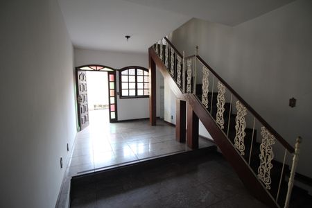 Sala de casa para alugar com 4 quartos, 210m² em Eldorado, Contagem