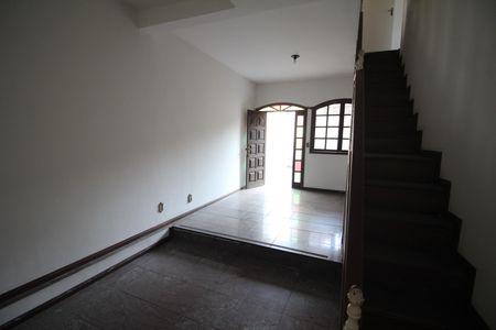 Sala de casa para alugar com 4 quartos, 210m² em Eldorado, Contagem