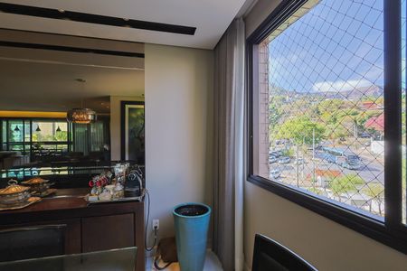 Apartamento à venda com 220m², 4 quartos e 3 vagasSala