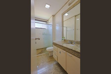 Apartamento à venda com 220m², 4 quartos e 3 vagasBanheiro