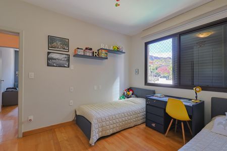 Apartamento à venda com 220m², 4 quartos e 3 vagasQuarto 